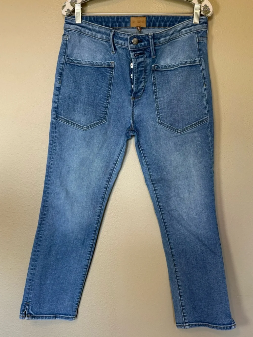 DRIFTWOOD Straight Leg Jeans in Light Blue Wash Size 28